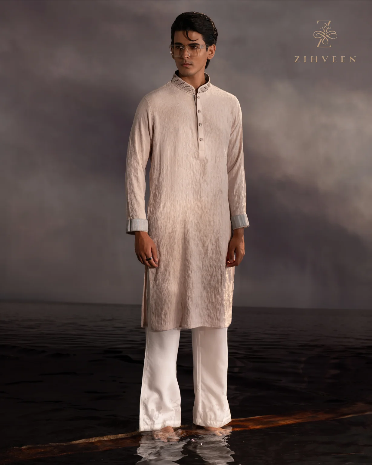 Blanched almon stripe with Exquisite collar & button Zardoji