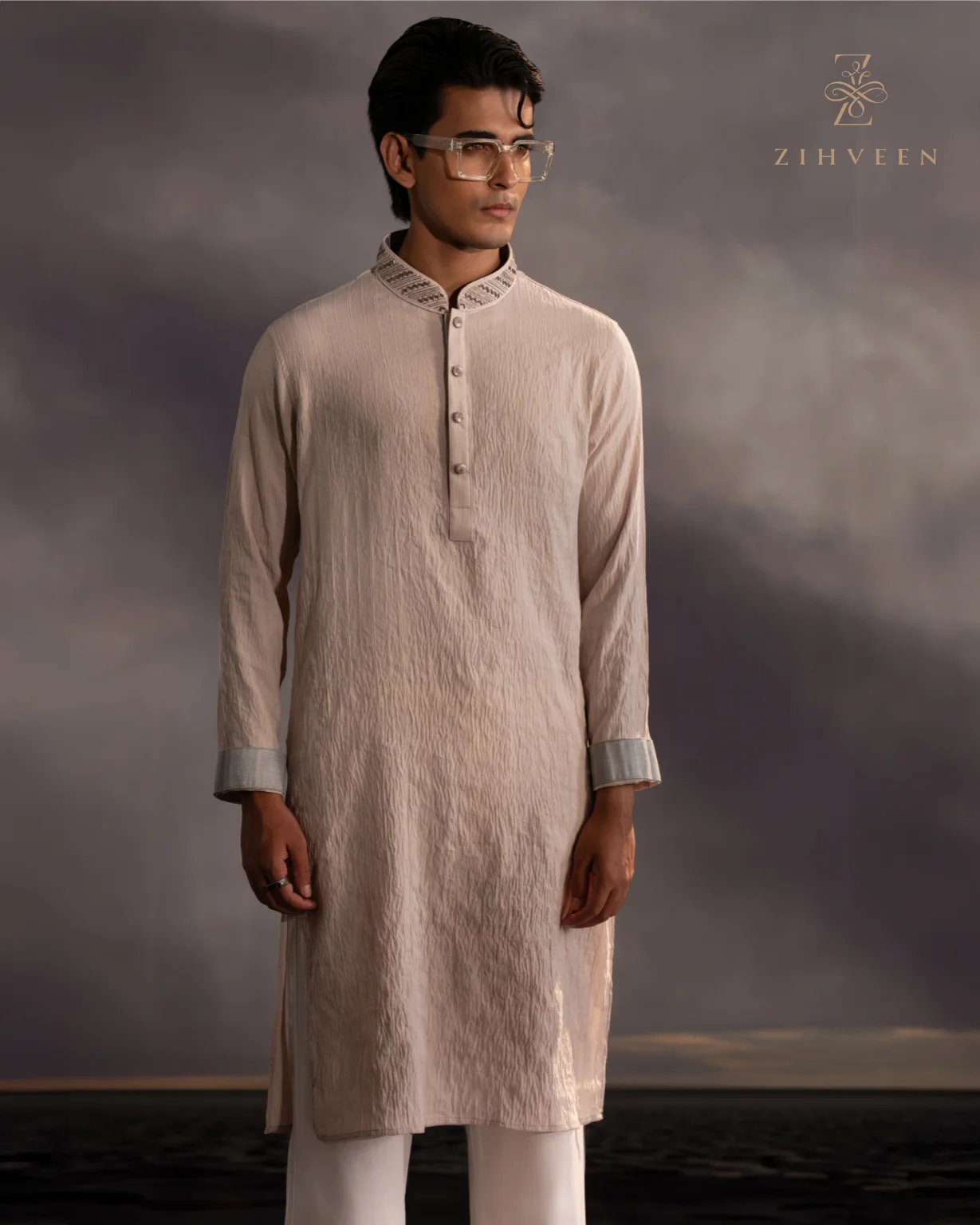 Blanched almon stripe with Exquisite collar & button Zardoji
