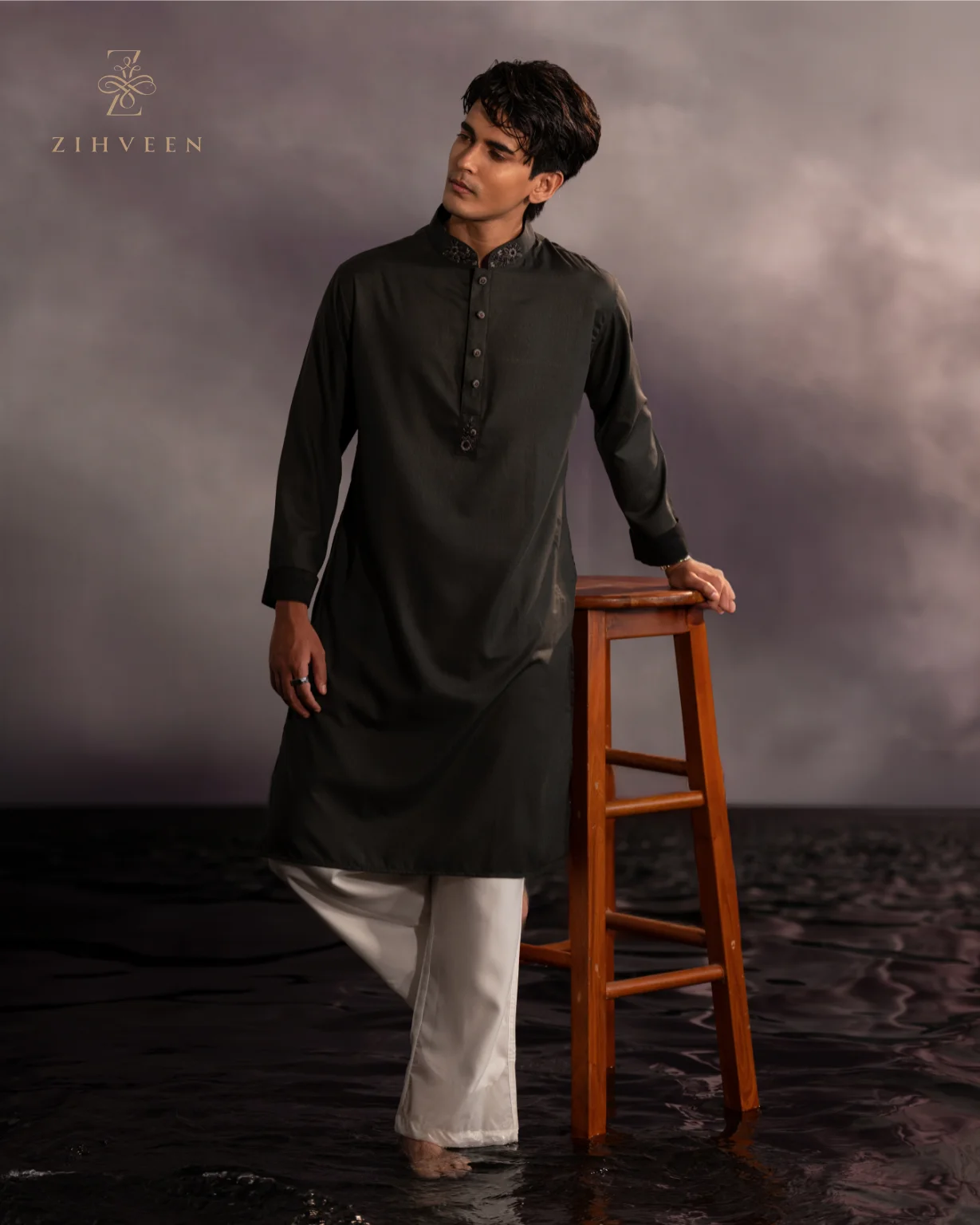 Sacramento Green with Exquisite collar & button zardoji