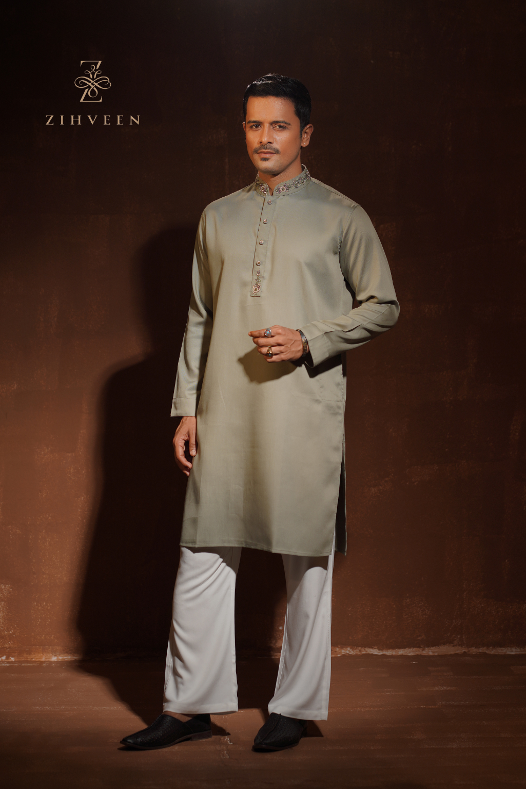 Metallic Laurel Green with elegant Zardoji - view 2