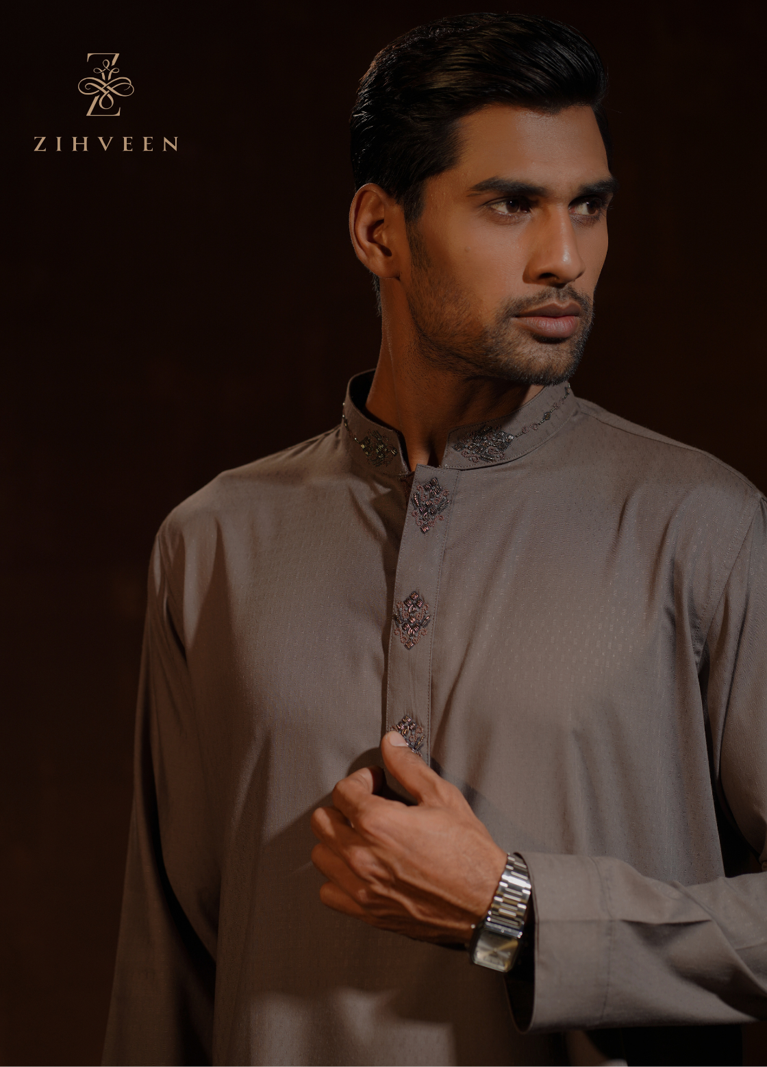 Nevada Grey with Elegant Zardoji in Collar & box plate