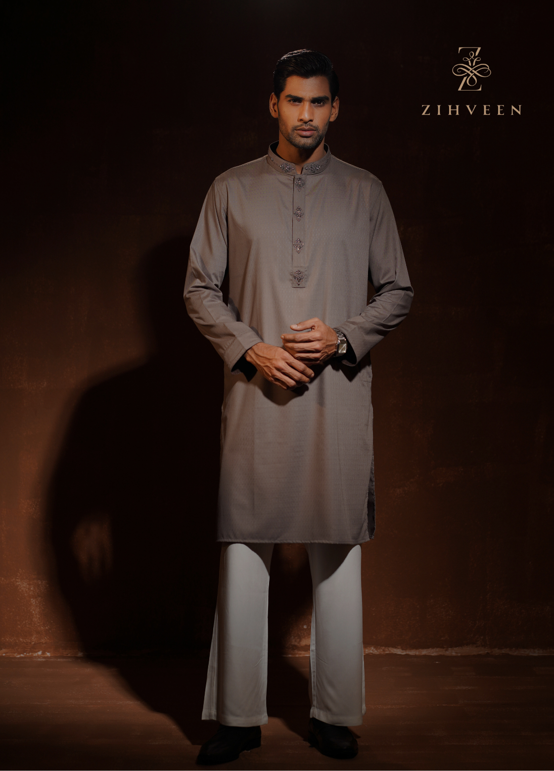 Nevada Grey with Elegant Zardoji in Collar & box plate - view 2