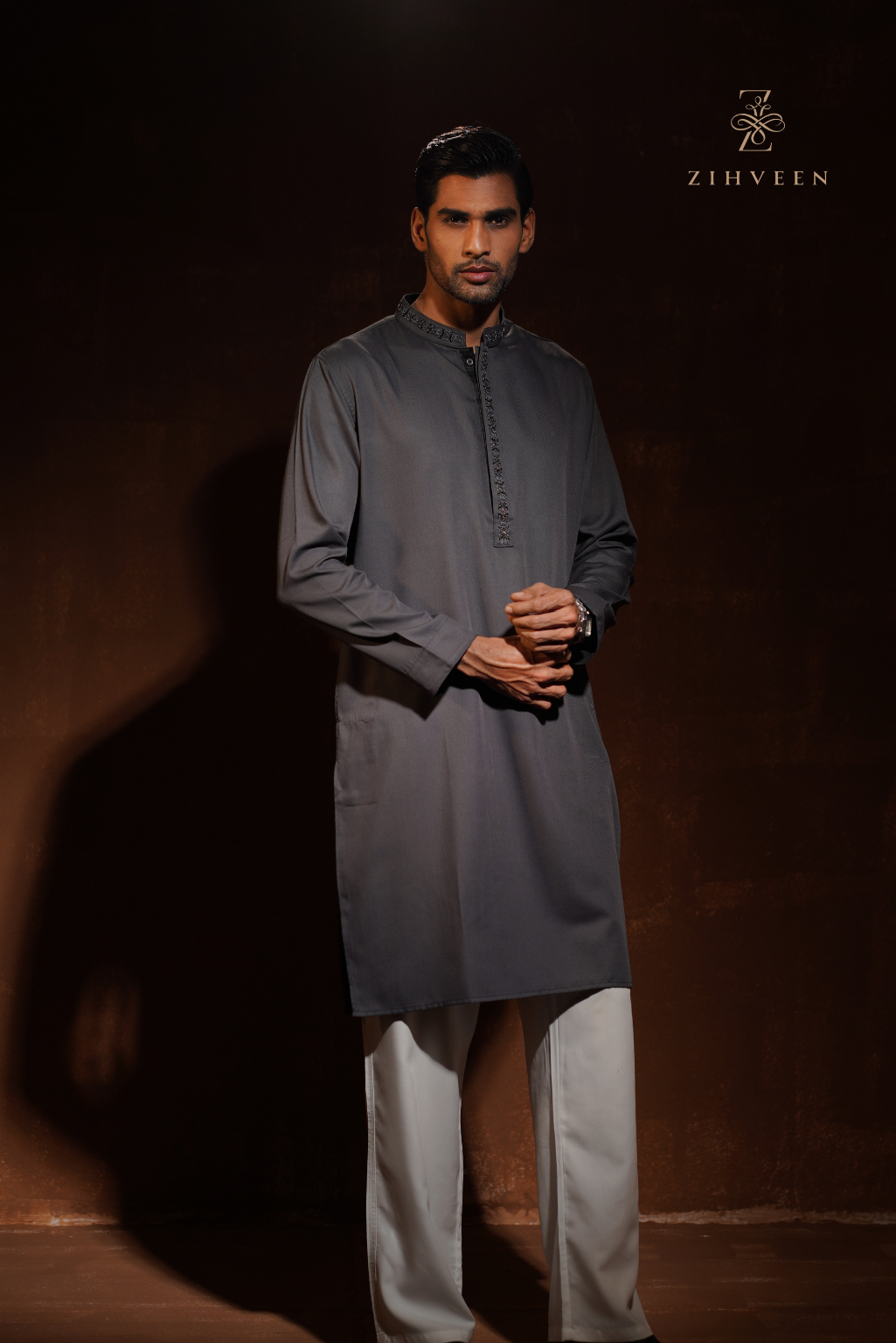 Paynes Gray with Elegant Collar and box plate Zardoji - view 2